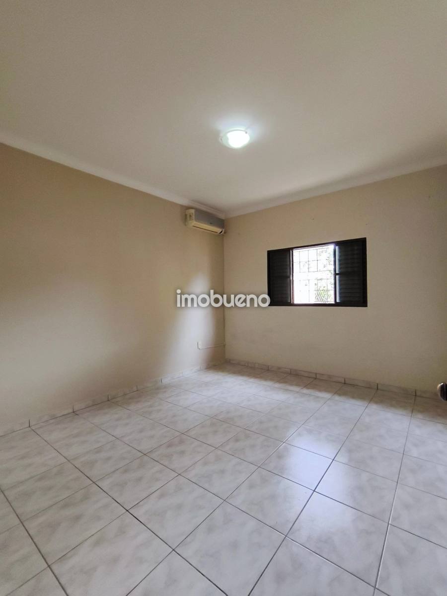 Foto 13 de Casa com 3 Quartos, Piscina e Sauna no Bairro Village em Formosa/GO