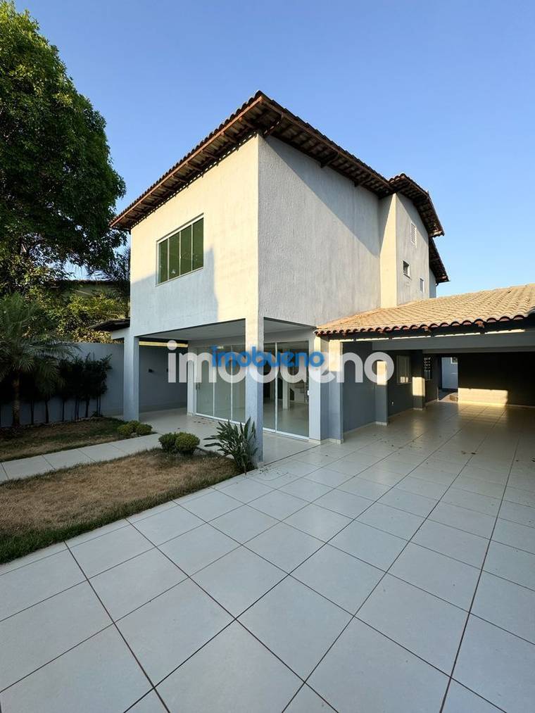 Casa à venda com 3 quartos, 1 suíte com closet no Centro. R$770.000,00 em Centro