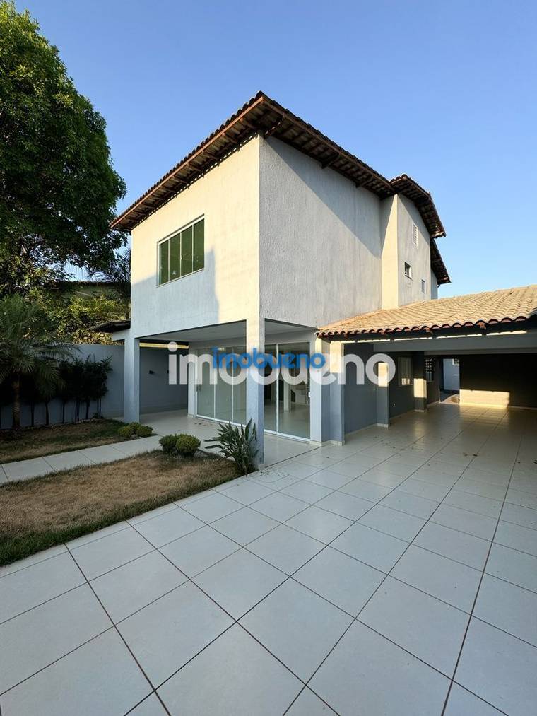 Casa à venda com 3 quartos, 1 suíte com closet no Centro. R$770.000,00 em Centro