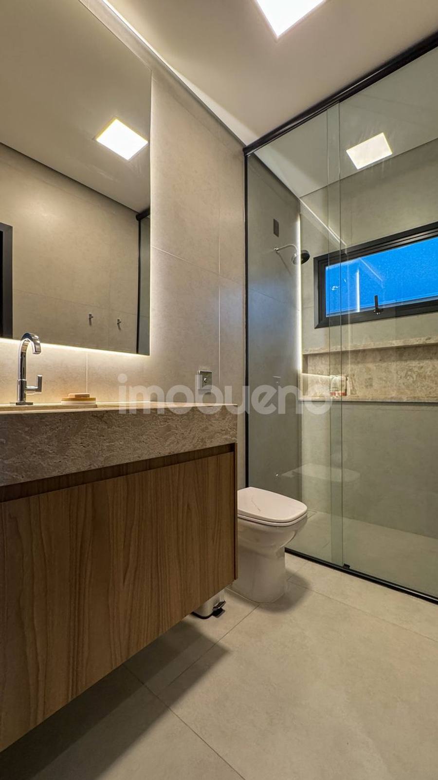 Foto 33 de Casa à Venda de alto padrão em condomínio, 3 quartos sendo 2 suítes. 193,65m².