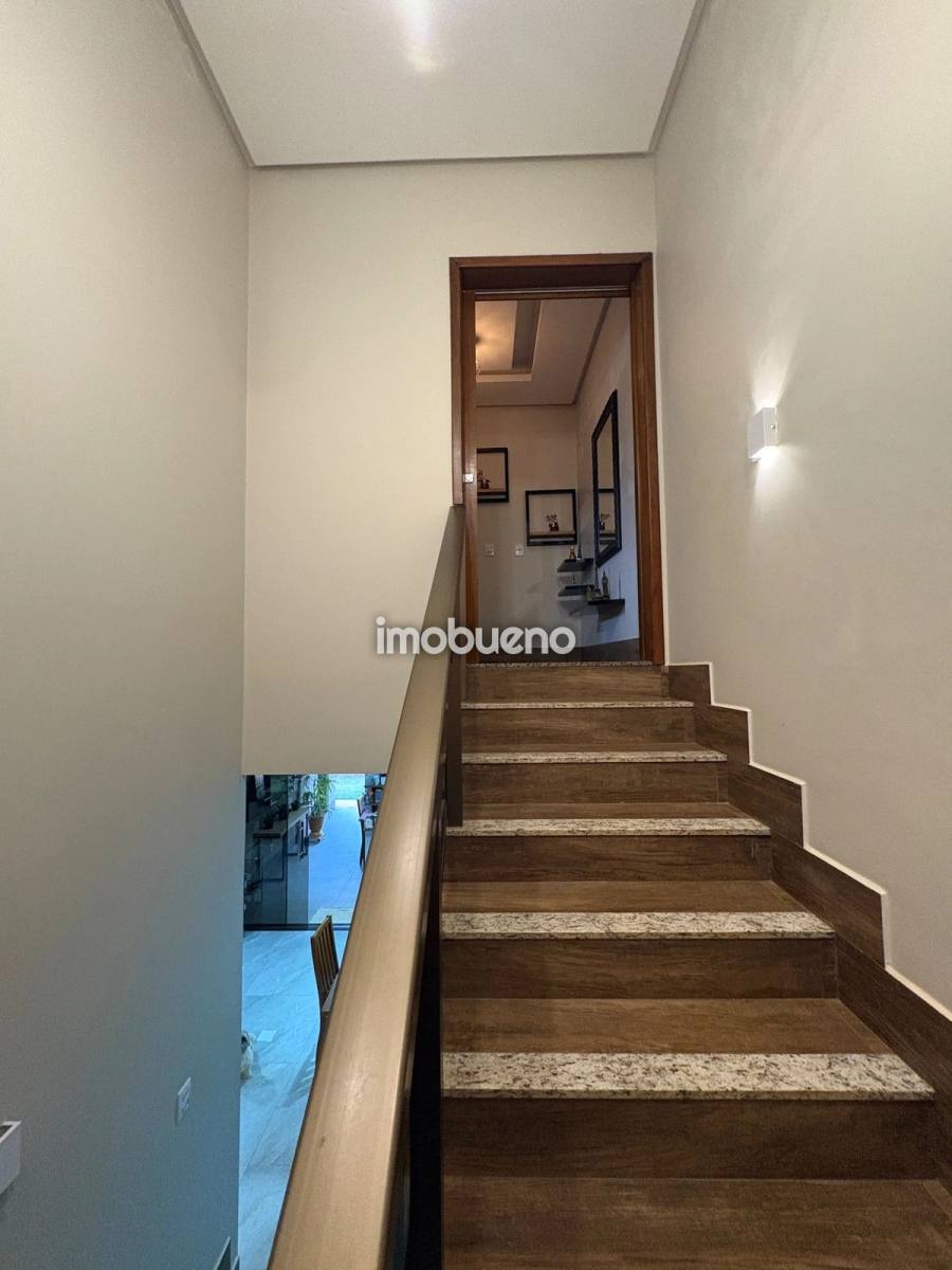 Foto 22 de Sobrado com 3 Suítes e 198m² no Bairro Formosinha