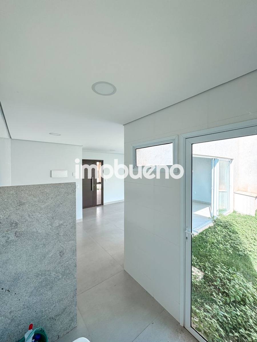 Foto 8 de Vende-se casa com 3 quartos sendo 3 suíte no Setor Sul no Condomínio Isla.
