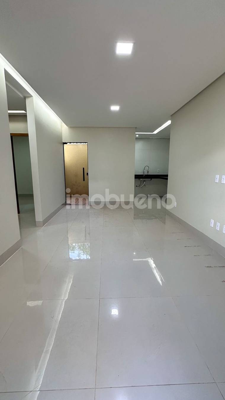 Apartamento para Locação com 3 quartos. 80m². em Parque Laguna