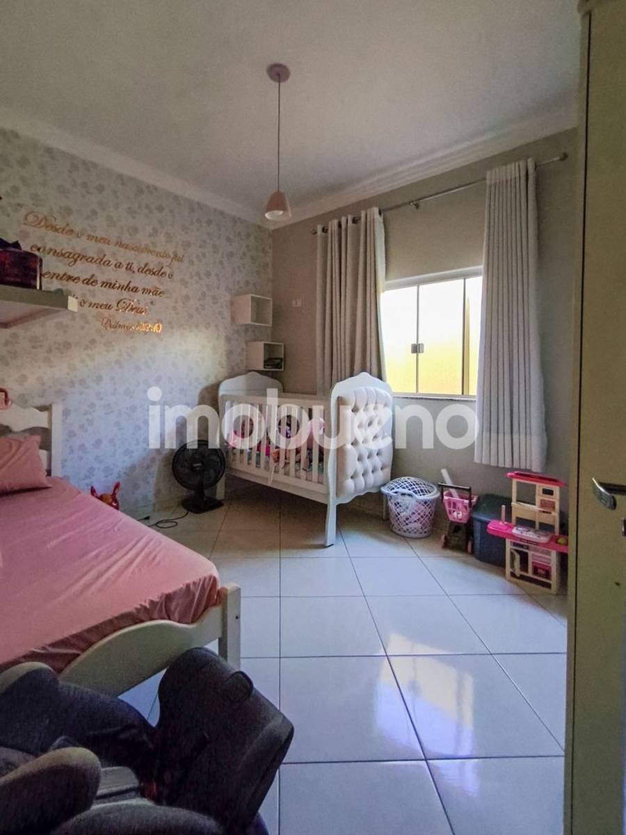 Foto 9 de Casa de 210 m² com 3 quartos, escritório e área gourmet no Setor Primavera