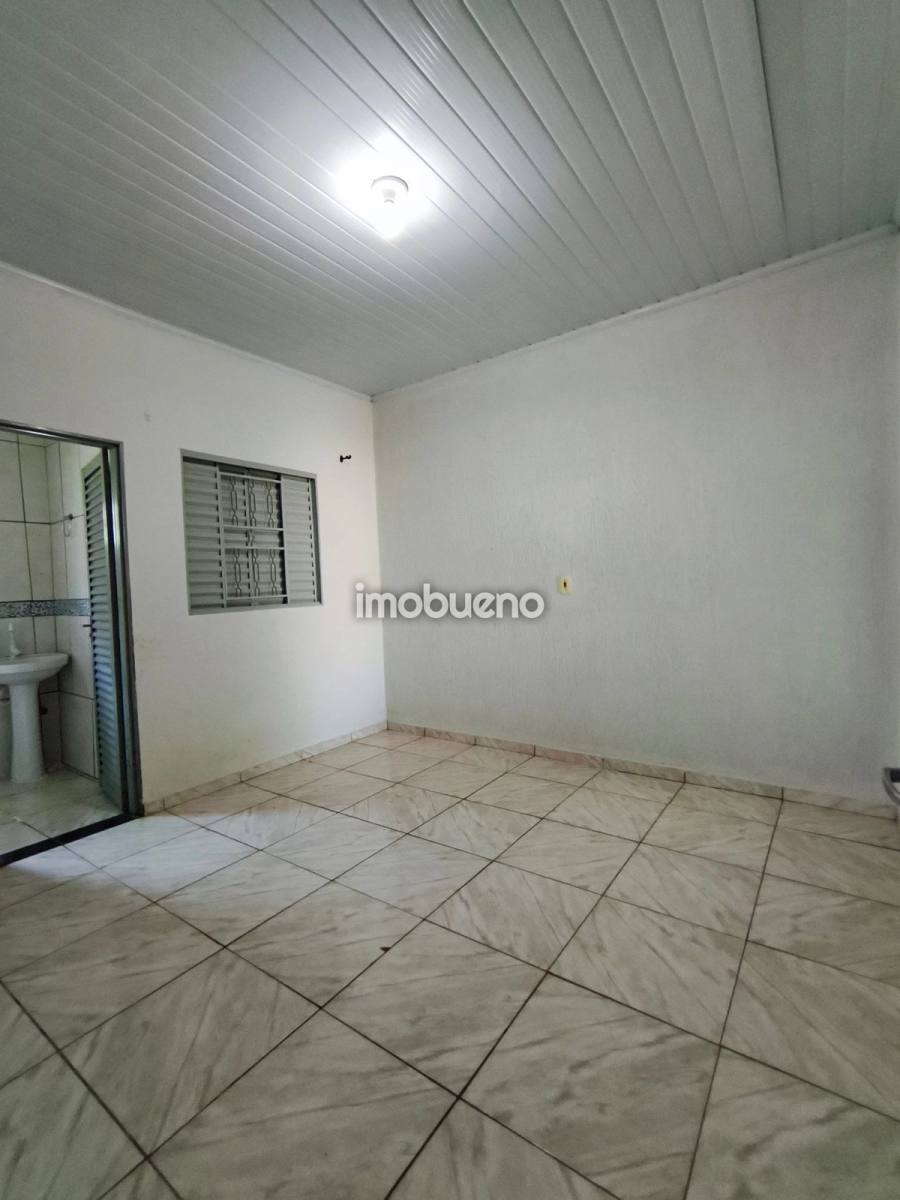 Foto 8 de Excelente Casa com 3 Quartos, Suíte e 3 Vagas no Jardim Califórnia