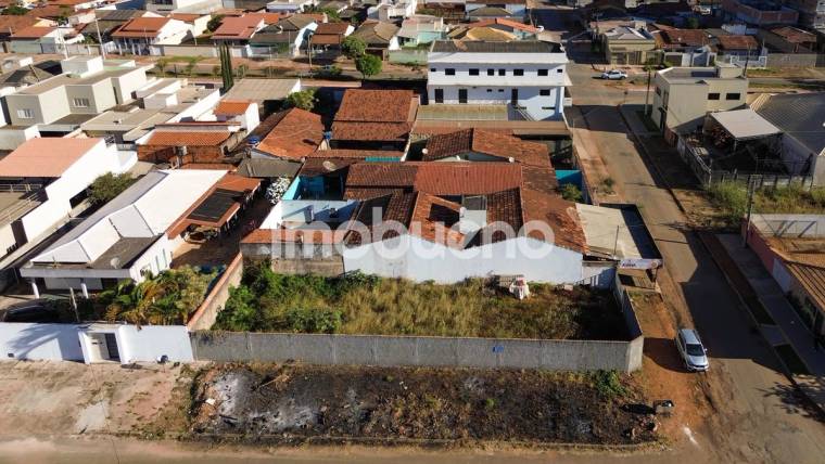 Terreno de esquina de 312 m² murado no Jardim Califórnia em Jardim Califórnia