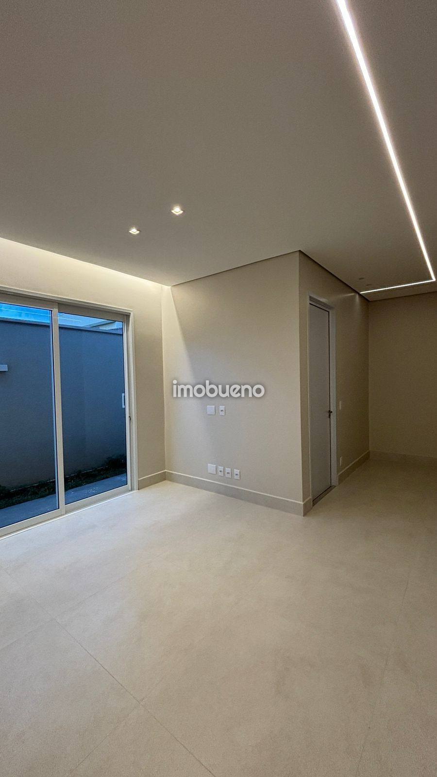 Foto 15 de Casa com 3 quartos, suíte e piscina no Residencial Asas Douradas
