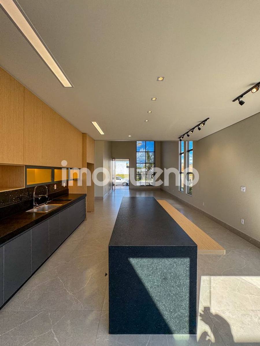 Foto 10 de Casa de 181 m² com 3 suítes no Condomínio Asas Douradas