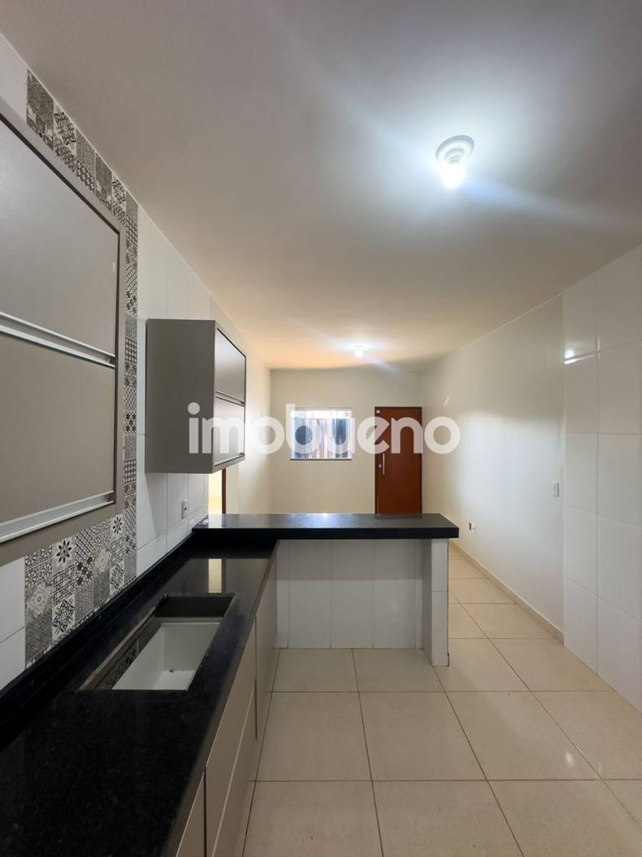 Foto 6 de Casa no Setor Sul com 3 quartos (2 suítes), gourmet e energia solar.