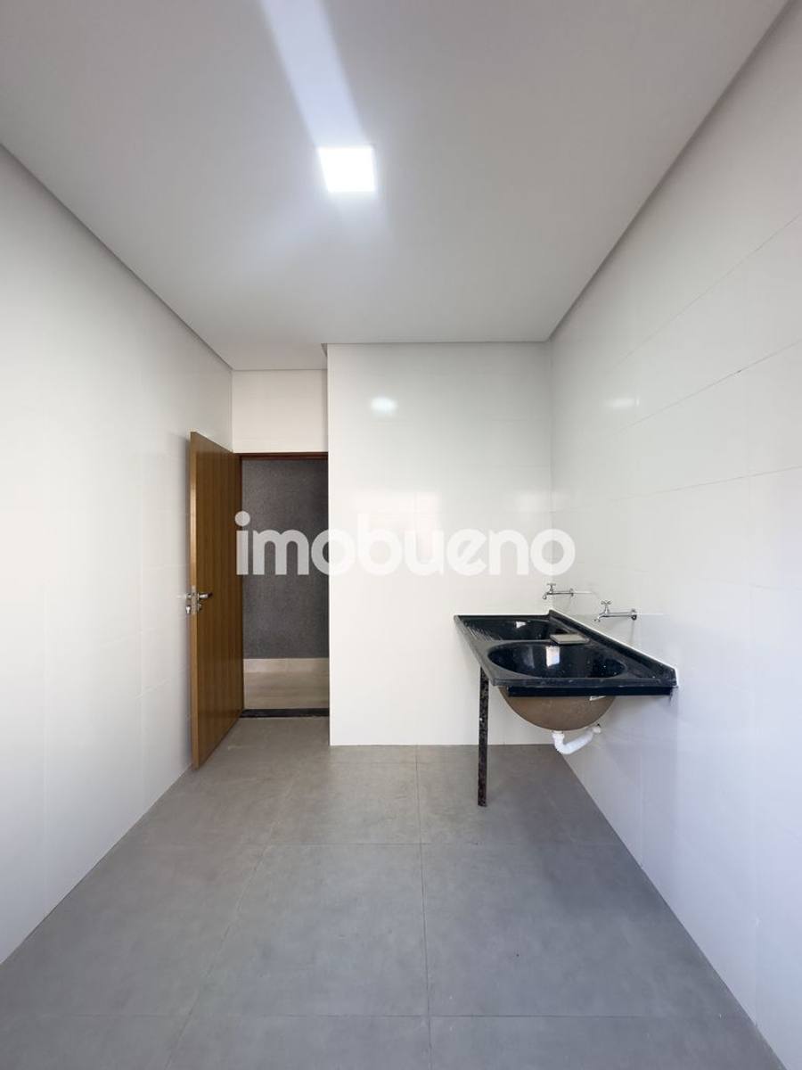 Foto 20 de Casa alto padrão com 3 quartos sendo 1 suíte no Setor Jardim Ipê,178 m².