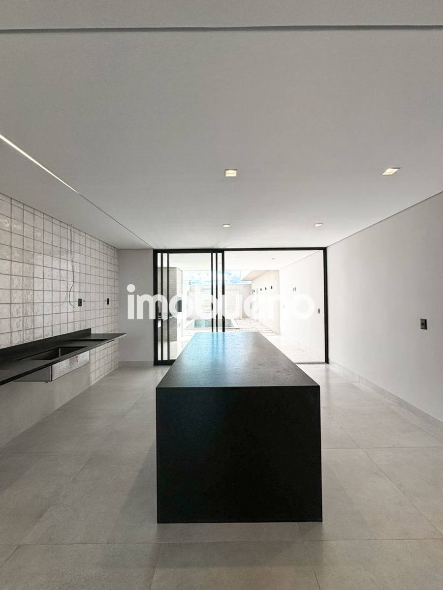 Foto 5 de Vende-se casa 4 quartos sendo 3 suíte no Cond. Golden Place  R$ 1.390.000,00