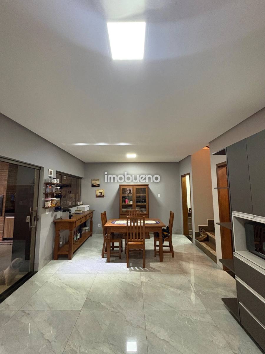 Foto 10 de Sobrado com 3 Suítes e 198m² no Bairro Formosinha
