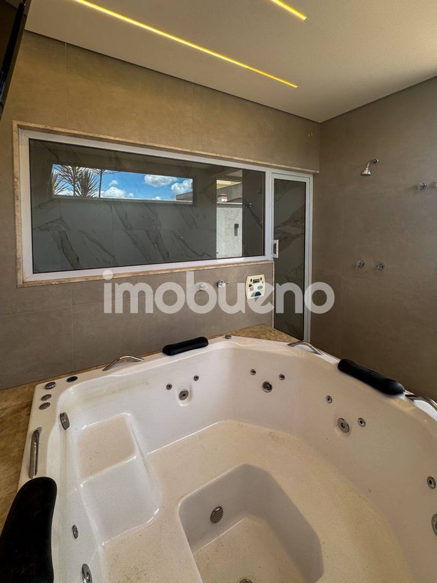 Foto 21 de Sobrado com 4 suítes, man cave e área de lazer no Setor Sul