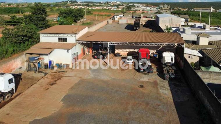 Área / Galpão comercial próximo a BR020, 4.000m² em Parque da Colina
