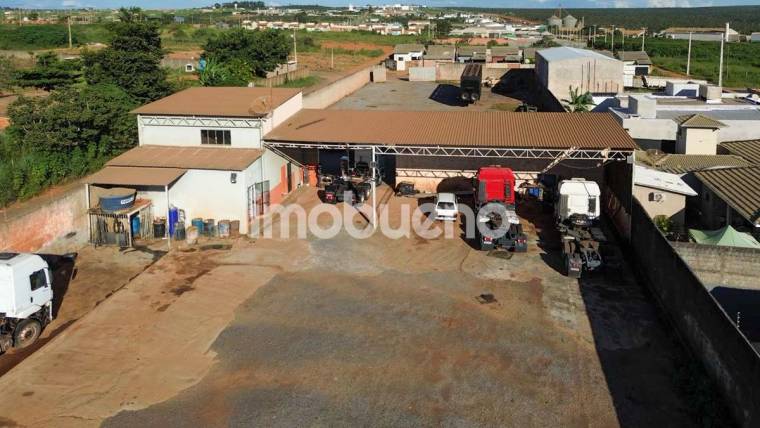 Área / Galpão comercial próximo a BR020, 4.000m² em Parque da Colina