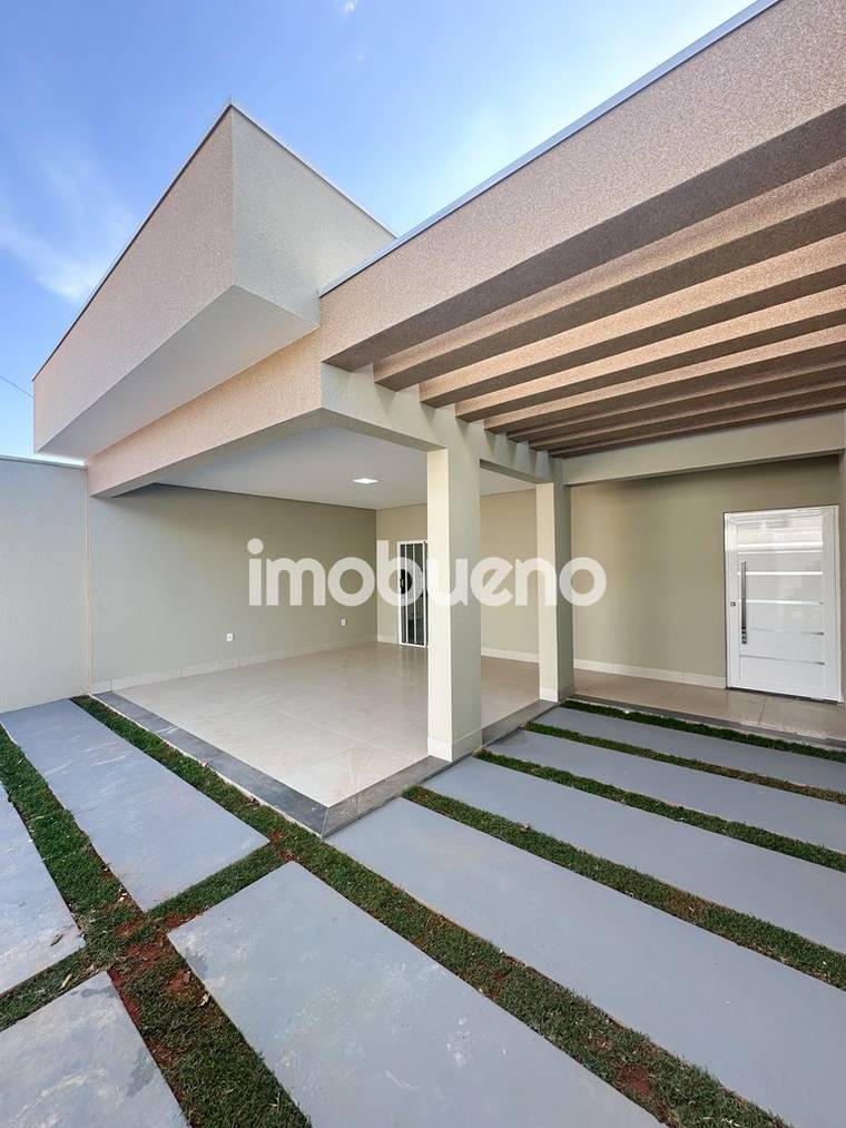 Casa à venda com 3 quartos sendo 1 suíte com closet, Parque da Colina. 130 M². em Parque da Colina