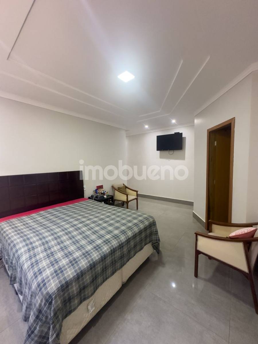 Foto 20 de Casa à Venda com 3 quartos sendo 1 suíte com closet. 226m².