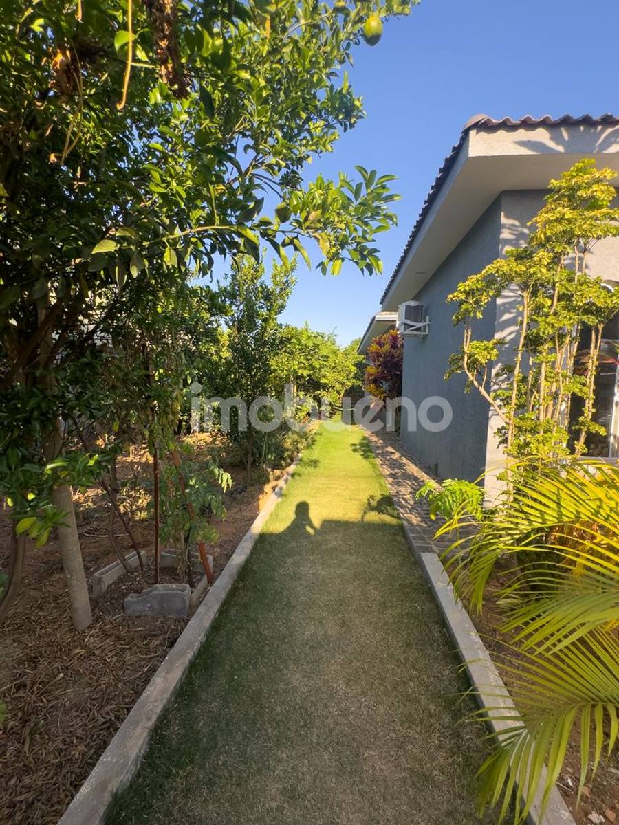 Foto 6 de Casa à Venda com 3 quartos sendo 1 suíte com closet. 226m².