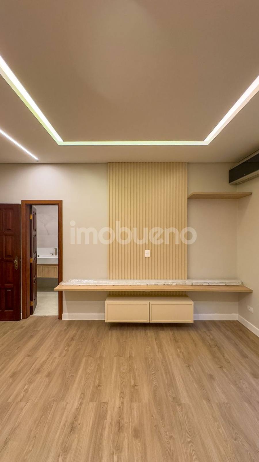 Foto 48 de Casa à Venda com piscina, 3 quartos sendo 3 suítes no Centro.