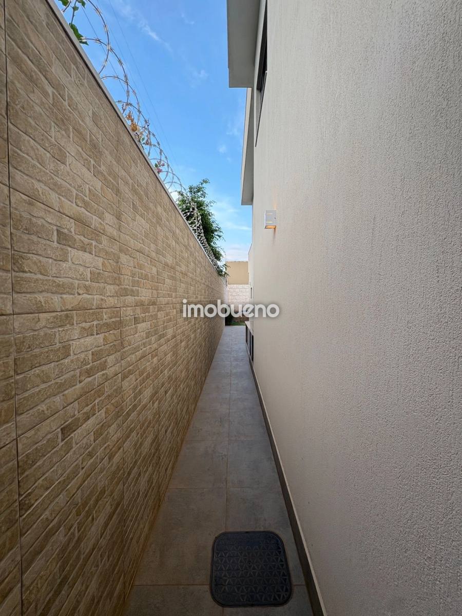 Foto 20 de Sobrado com 3 Suítes e 198m² no Bairro Formosinha