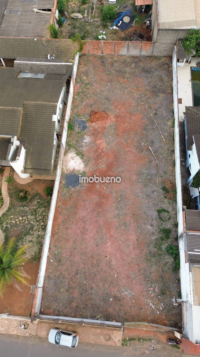 Terreno de 864,8 m² Murado e Centralizado no Centro de Formosa-GO em Centro