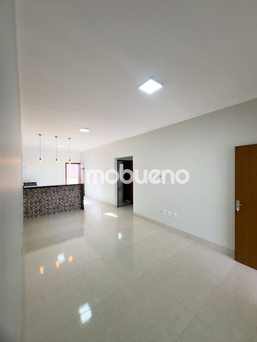 Foto 8 de Casa com 3 quartos sendo 1 suíte no Setor Parque da Colina, 130m²