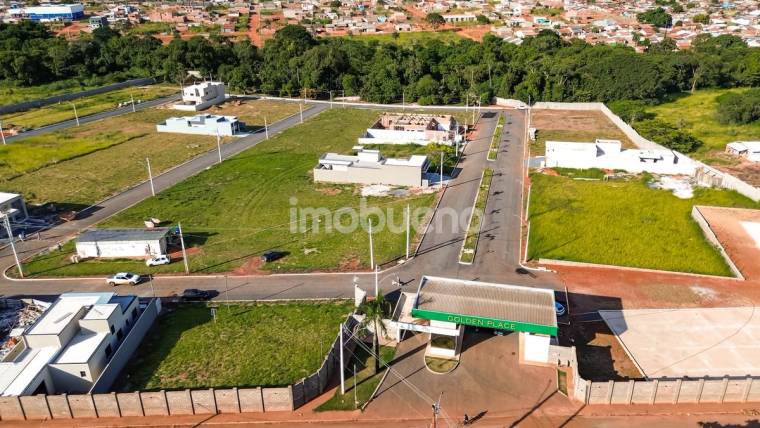 Terreno de 300 m² no Condomínio Golden Place no Parque Vila Verde em Parque Vila Verde