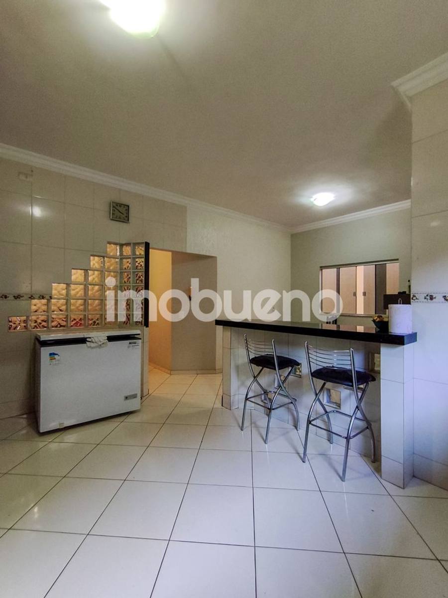 Foto 16 de Casa de 210 m² com 3 quartos, escritório e área gourmet no Setor Primavera