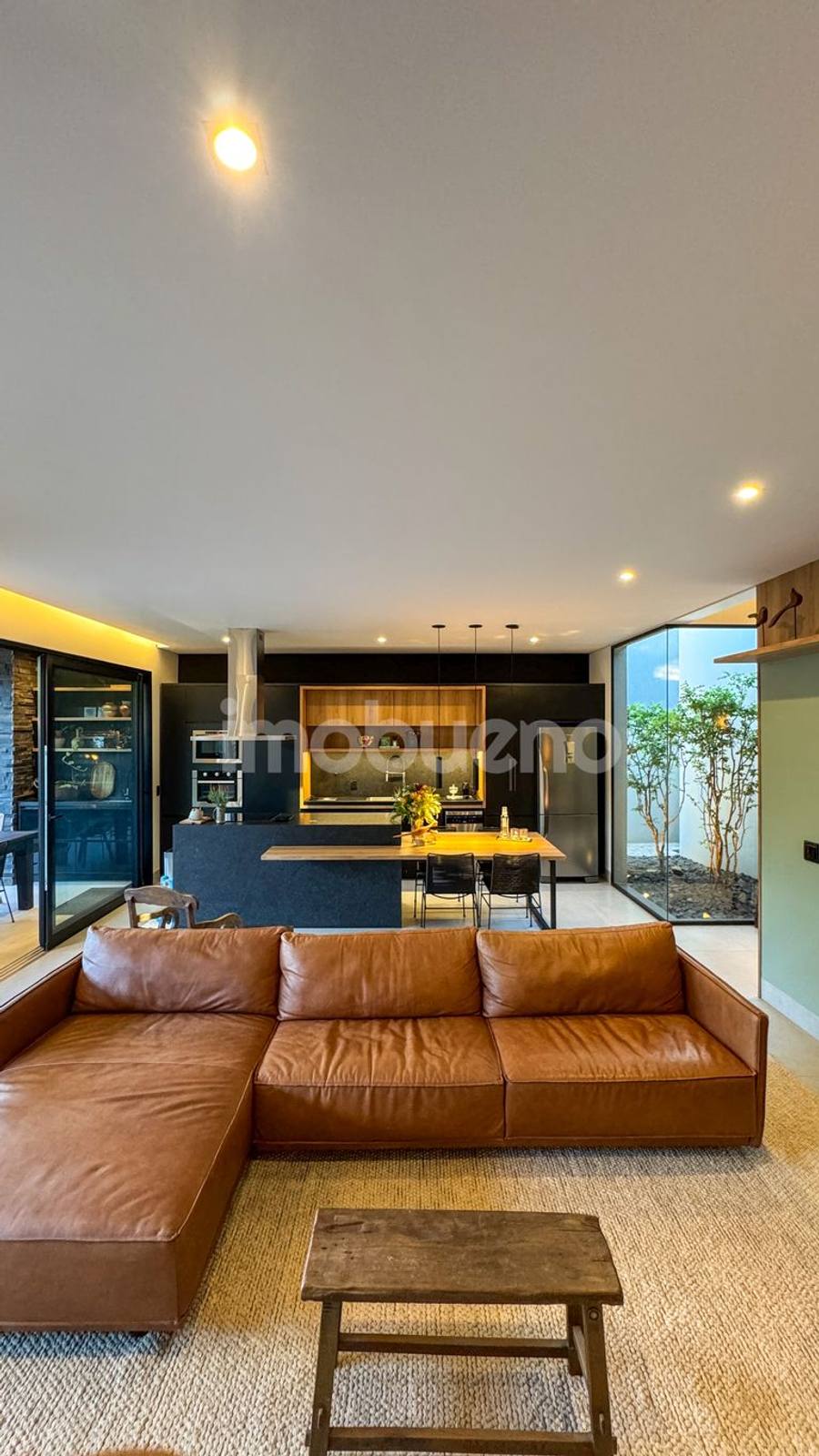 Foto 10 de Casa à Venda de alto padrão em condomínio, 3 quartos sendo 2 suítes. 193,65m².