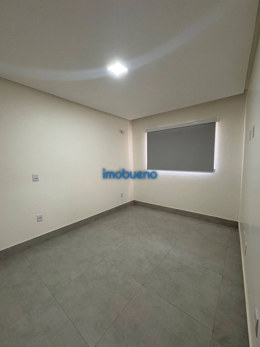 Foto 4 de Apartamento com 2 dormitórios e 2 vagas no Parque da Colina
