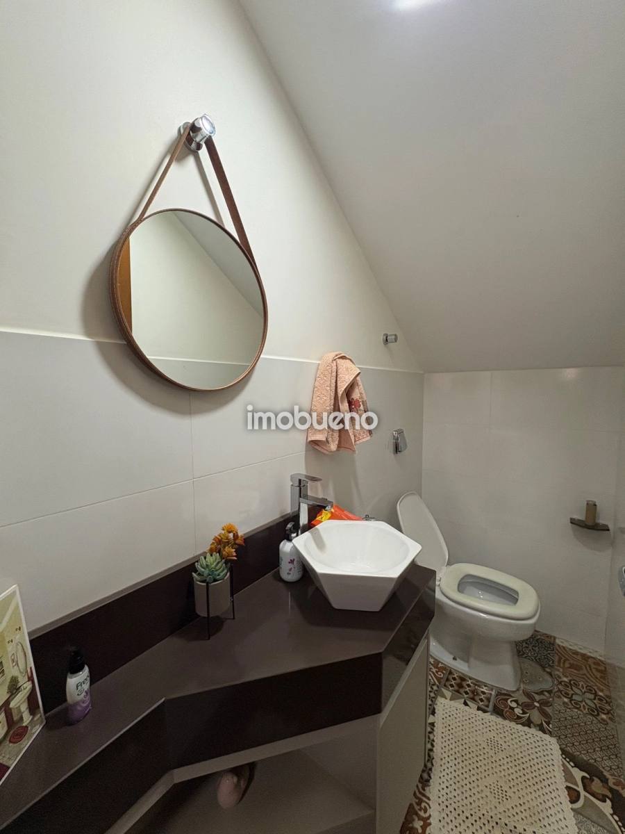 Foto 11 de Sobrado com 3 Suítes e 198m² no Bairro Formosinha