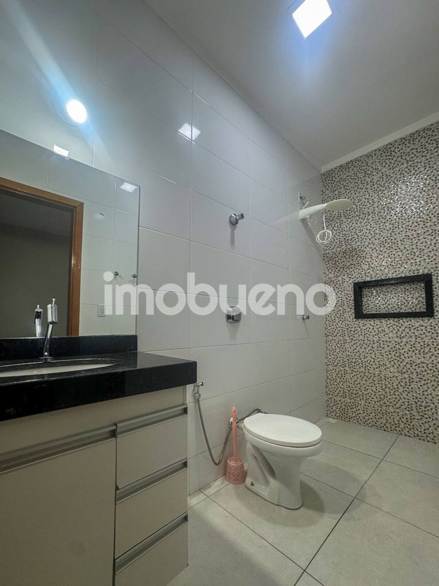 Foto 10 de Casa com 3 quartos, suíte e edícula no Parque Laguna