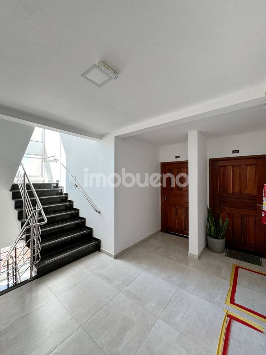Foto 4 de Apartamento com 3 suítes, localizado no Setor Ferroviário.