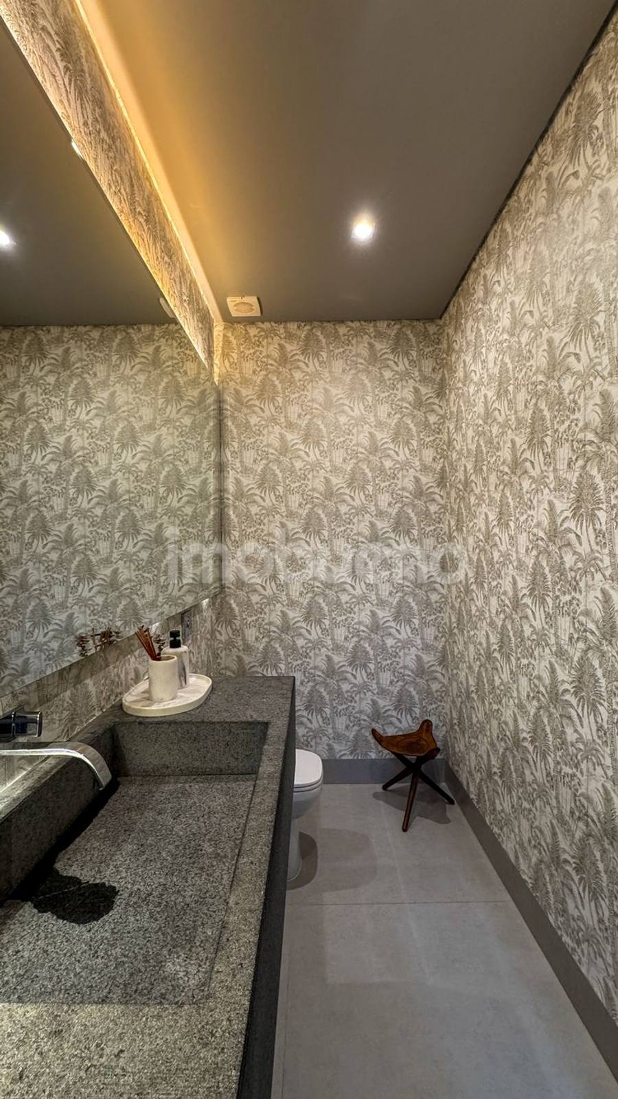 Foto 40 de Casa à Venda de alto padrão em condomínio, 3 quartos sendo 2 suítes. 193,65m².