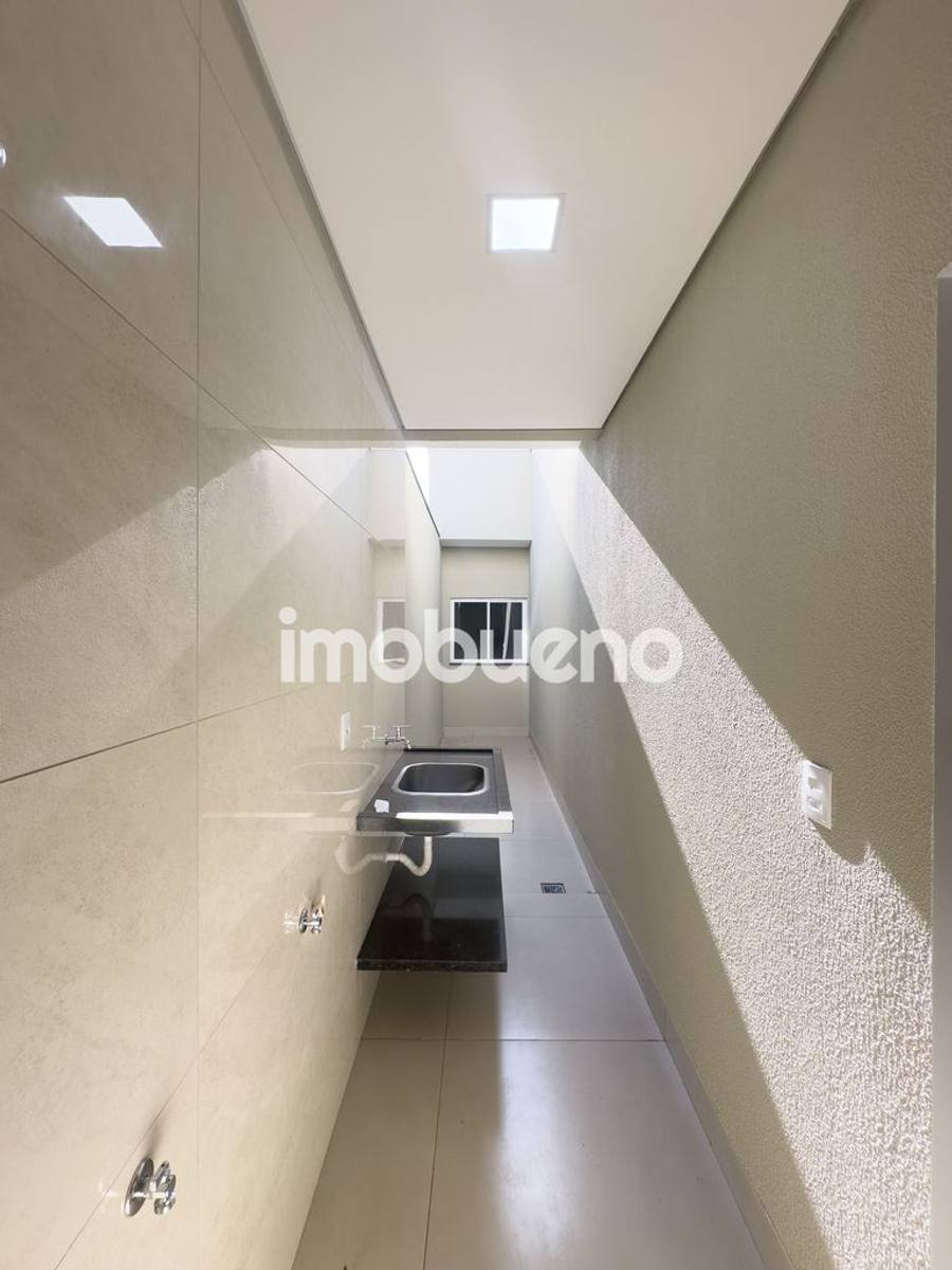 Foto 11 de Casa à venda com 3 quartos sendo 1 suíte com closet, Parque da Colina. 130 M².