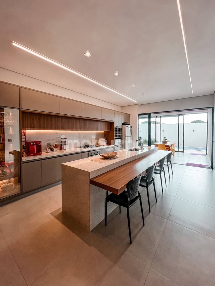 Foto 6 de Casa com área de lazer completa, 3 suítes, no Setor Sul. R$2.550.000,00