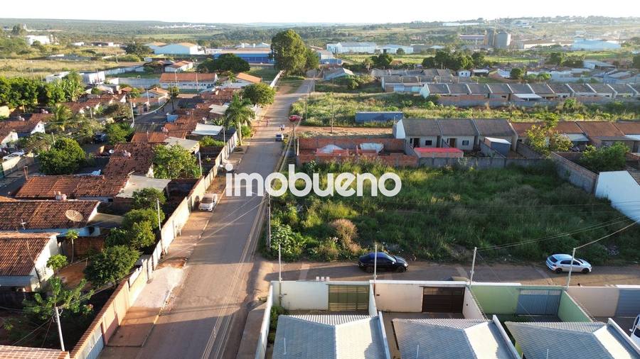 Foto 5 de Terreno de esquina de 340 m² plano no Parque da Colina