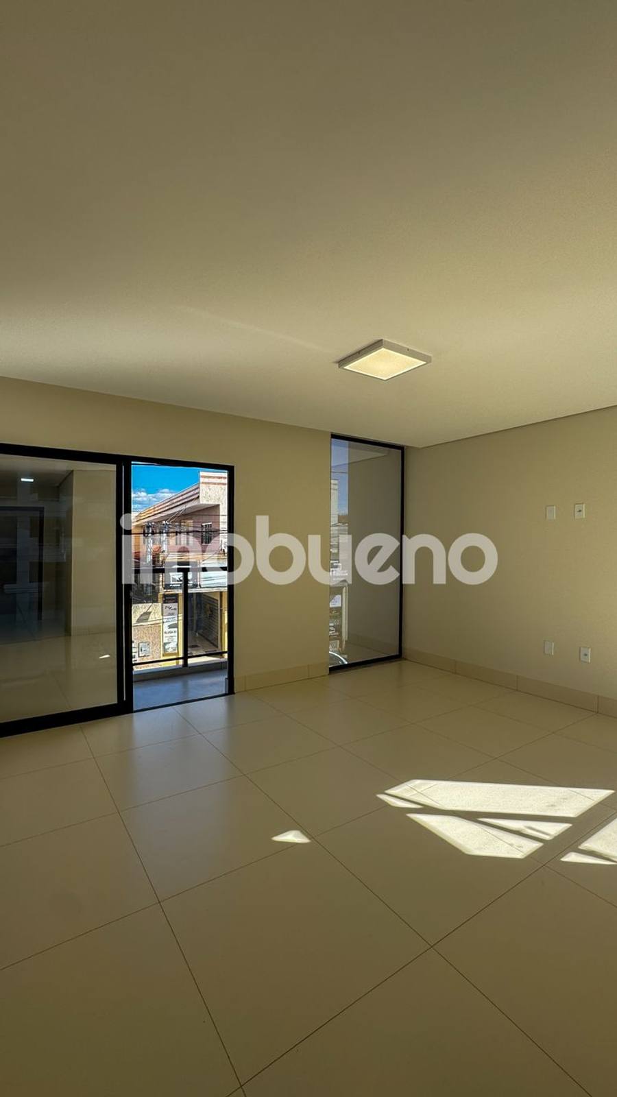 Foto 14 de Sala ampla no centro com 44m², moderna e com custos inclusos