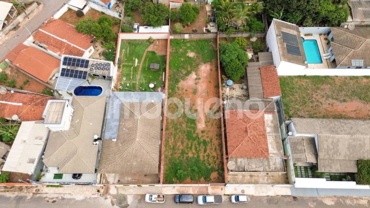 Terreno plano de 588 m² escriturado e murado no Setor Centro Nordeste em Setor Centro Nordeste