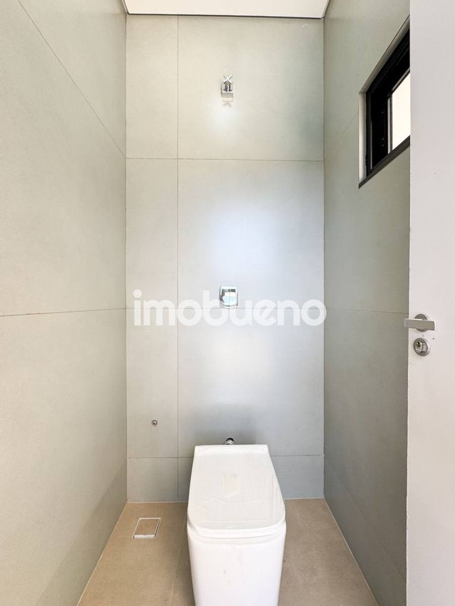 Foto 11 de Casa com 3 quartos sendo 2 suíte próximo ao Centro da cidade com piscina, 215m²