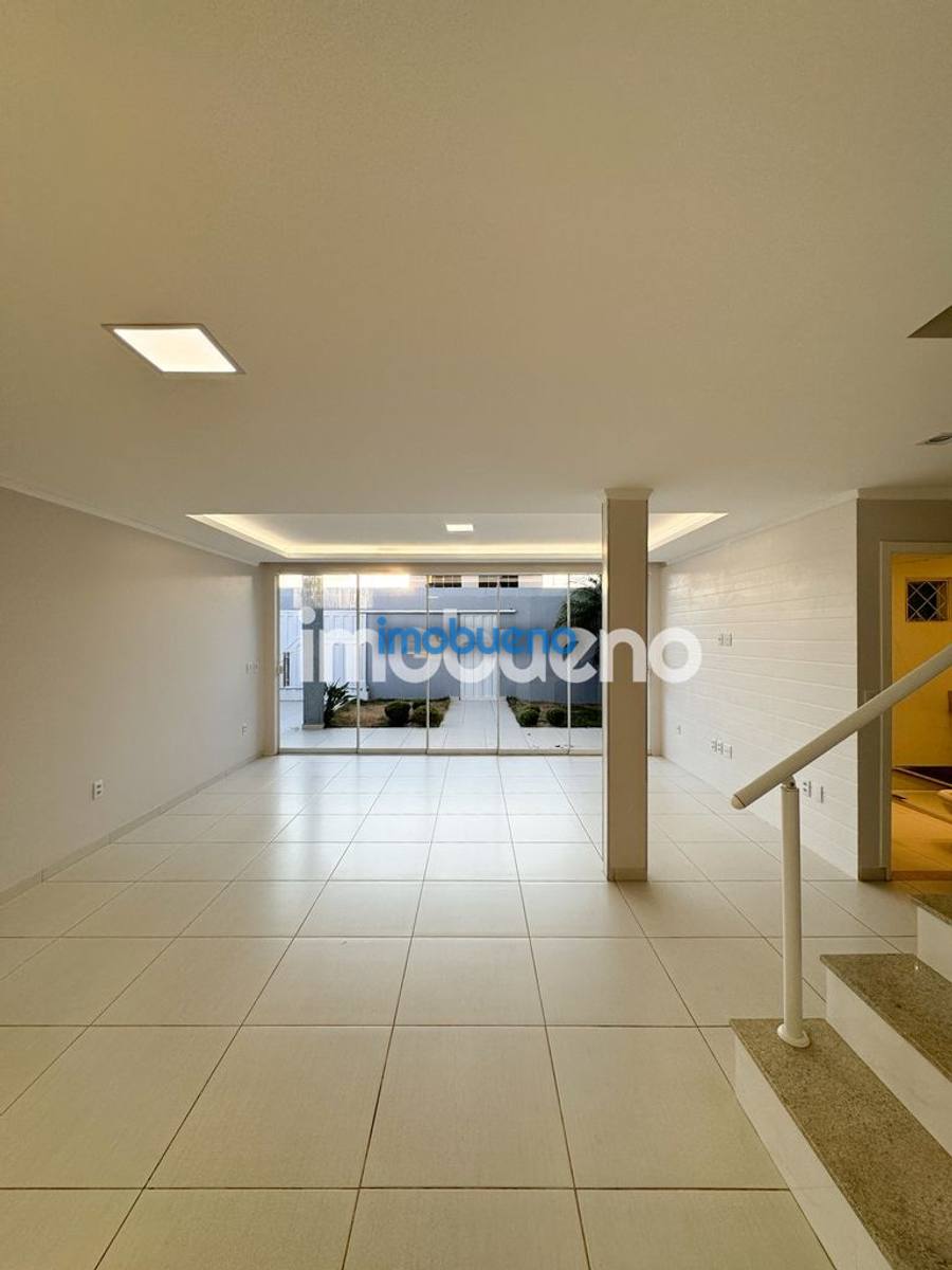 Foto 5 de Casa à venda com 3 quartos, 1 suíte com closet no Centro. R$770.000,00