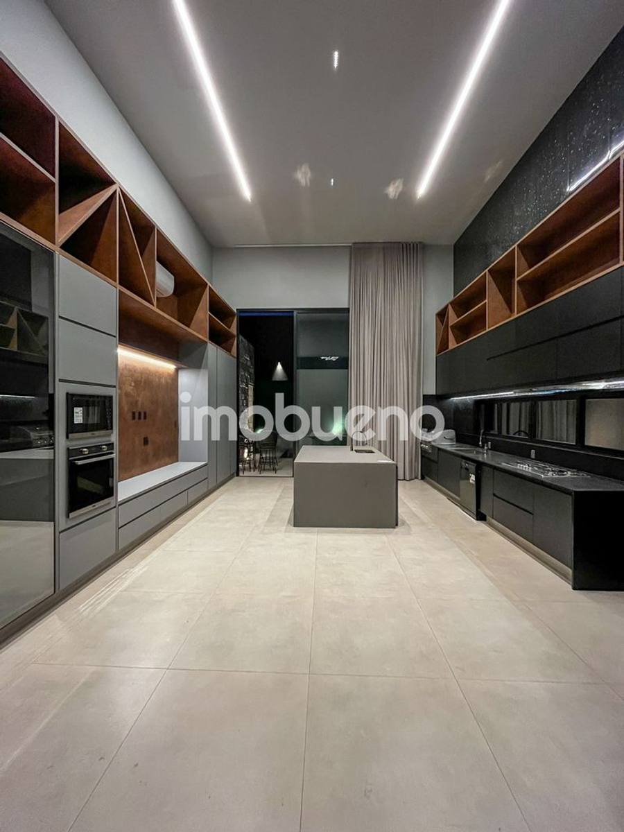 Foto 12 de Casa térrea de 228 m² com 3 suítes no Condomínio Santa Felicidade