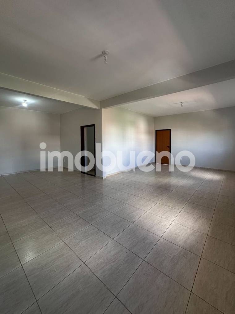 Apartamento 03 quartos amplo em ótima localização em Formosinha