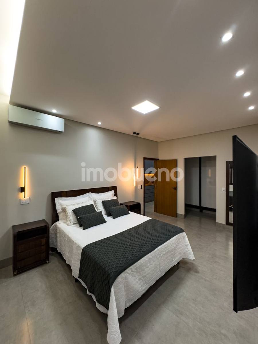 Foto 36 de Casa à venda com 3 quartos sendo 2 suítes no Jardim Triângulo. 251m².