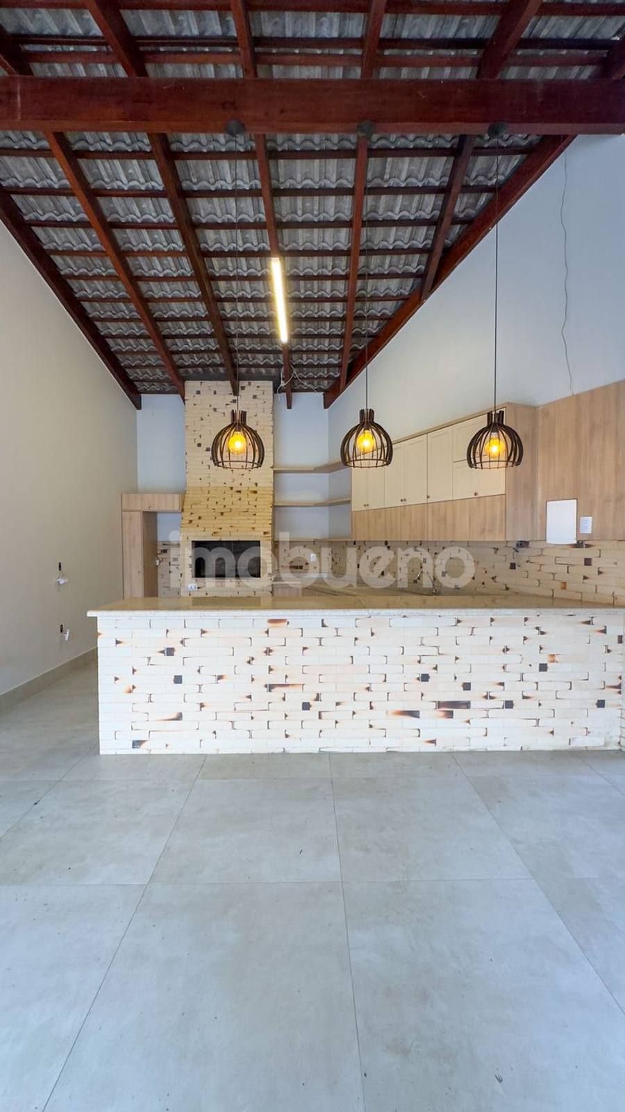 Foto 6 de Casa à Venda com piscina, 3 quartos sendo 3 suítes no Centro.