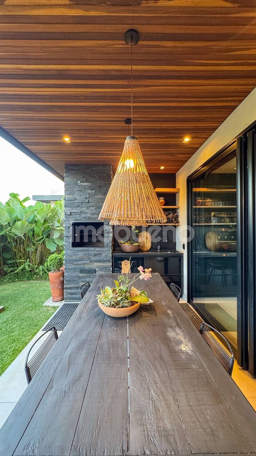 Foto 18 de Casa à Venda de alto padrão em condomínio, 3 quartos sendo 2 suítes. 193,65m².