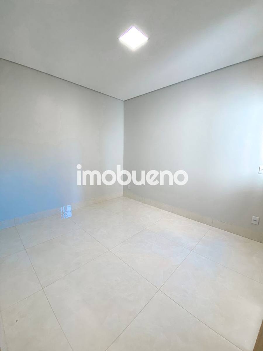 Foto 7 de Vende-se casa com 3 quartos sendo 1 suíte no Parque Serrano  R$ 630.000,00