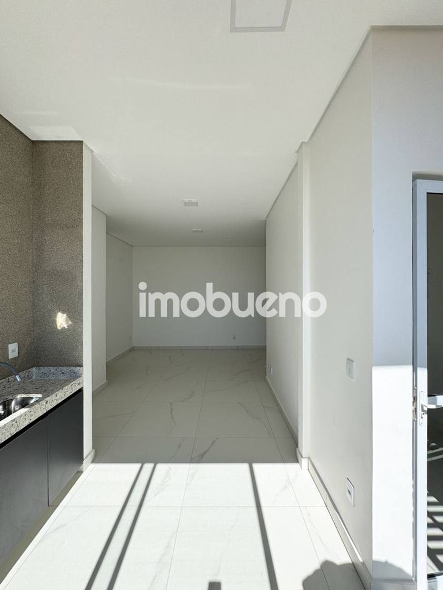 Foto 5 de Vende-se apartamento com 2 quartos sendo 1 suíte no Parque Laguna R$ 650.000,00