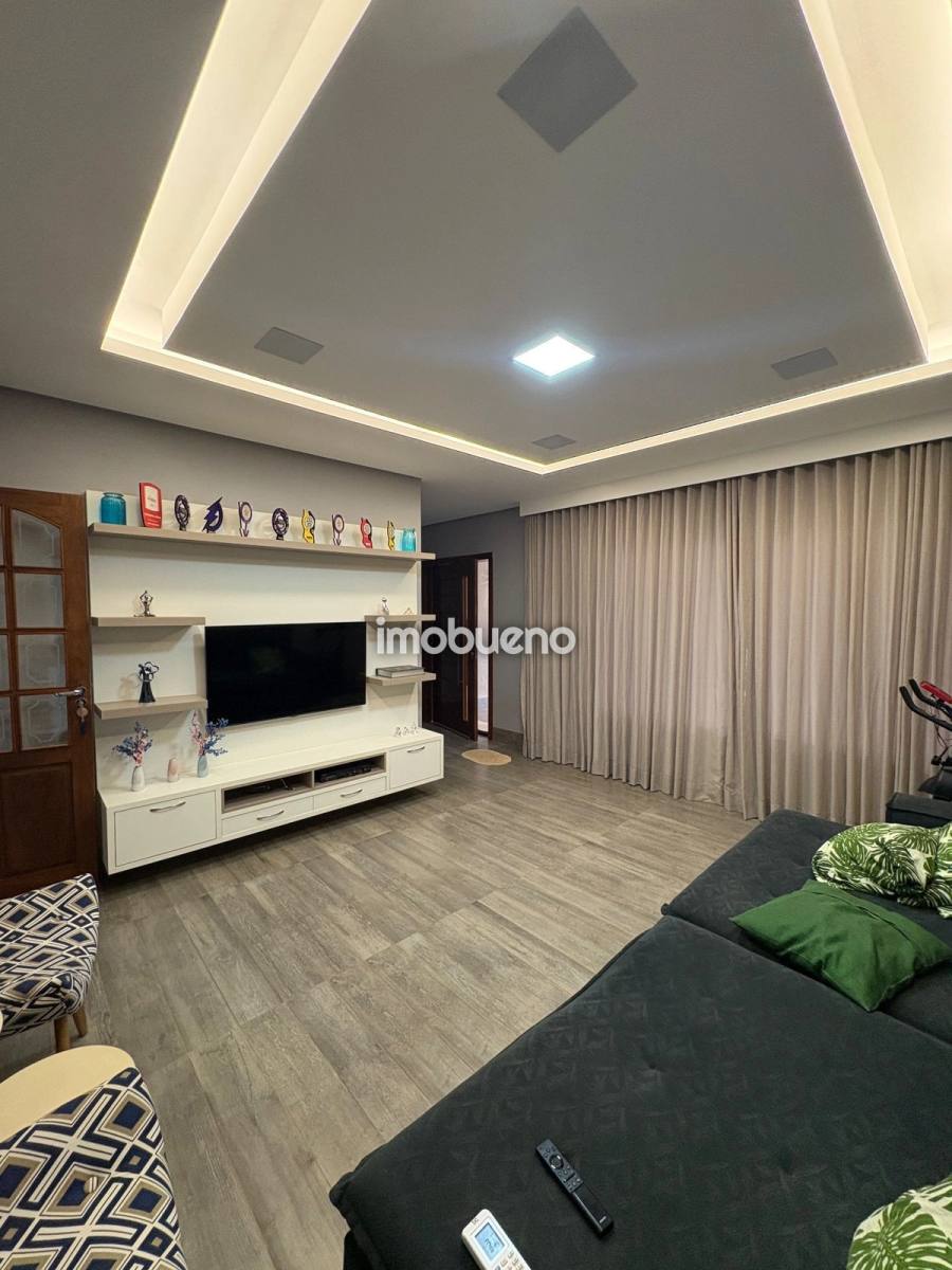 Foto 7 de Sobrado com 3 Suítes e 198m² no Bairro Formosinha