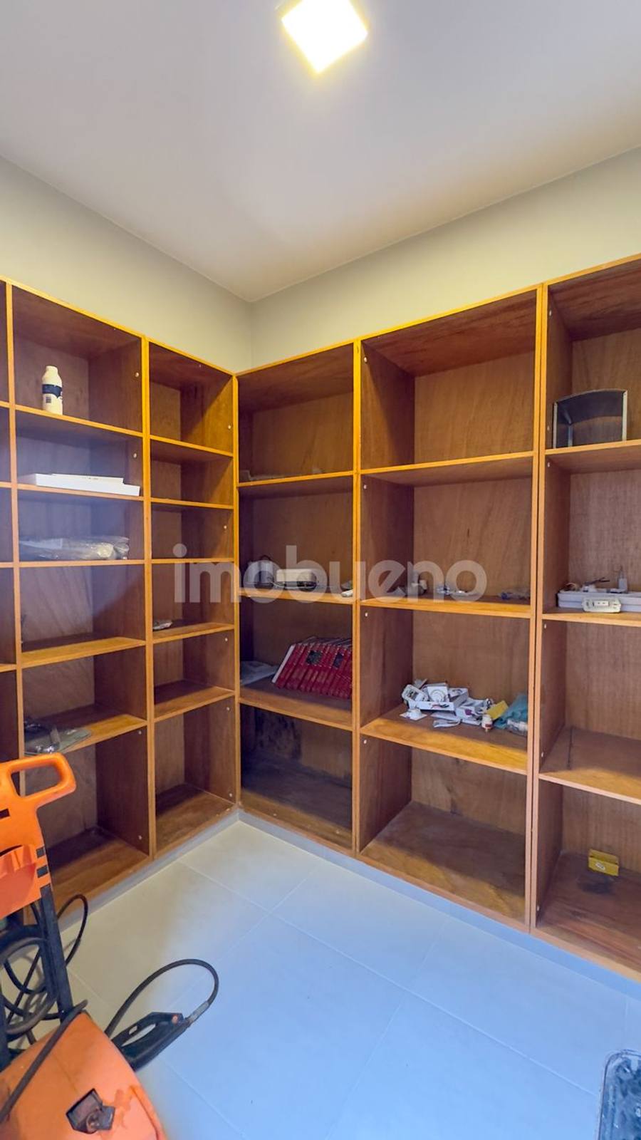 Foto 19 de Casa à Venda com piscina, 3 quartos sendo 3 suítes no Centro.